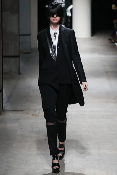 Look 7